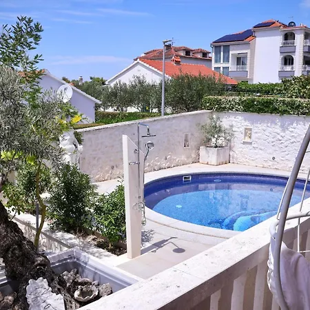 Luxury Karla Next To On Island Brac Vila