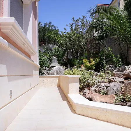 Luxury Karla Next To On Island Brac *