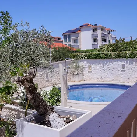 Vila Luxury Karla Next To On Island Brac *